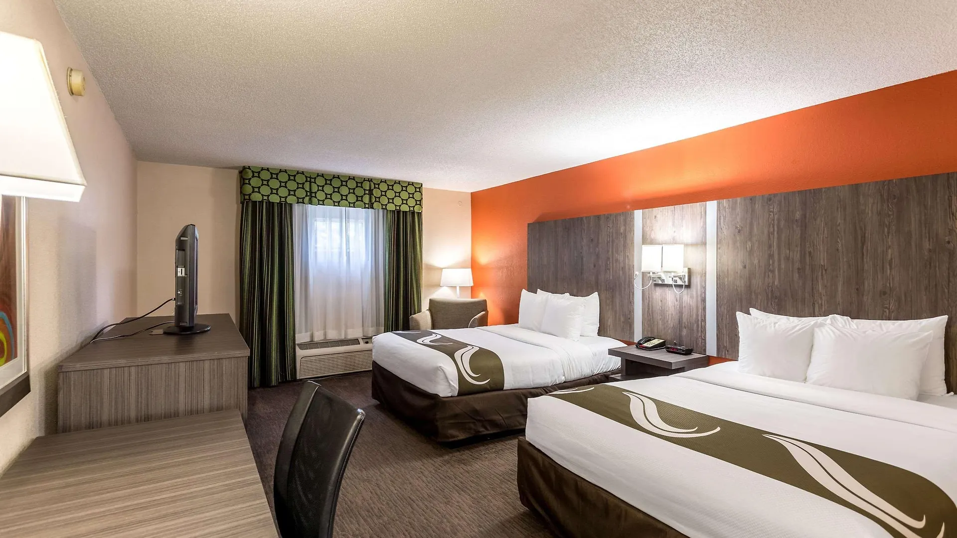 Comfort Inn & Suites Nashville Downtown - Stadium Hotel