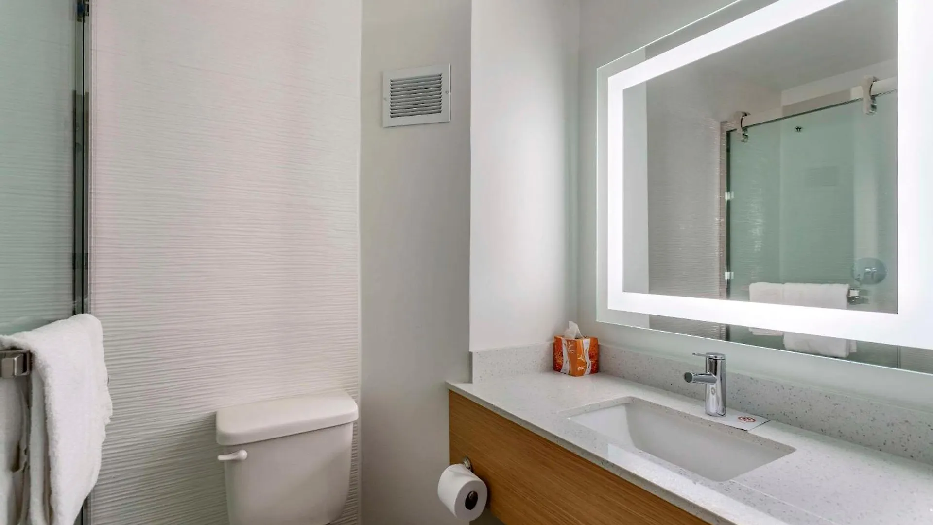 Comfort Inn & Suites Nashville Downtown - Stadium 2*,  Estados Unidos da América