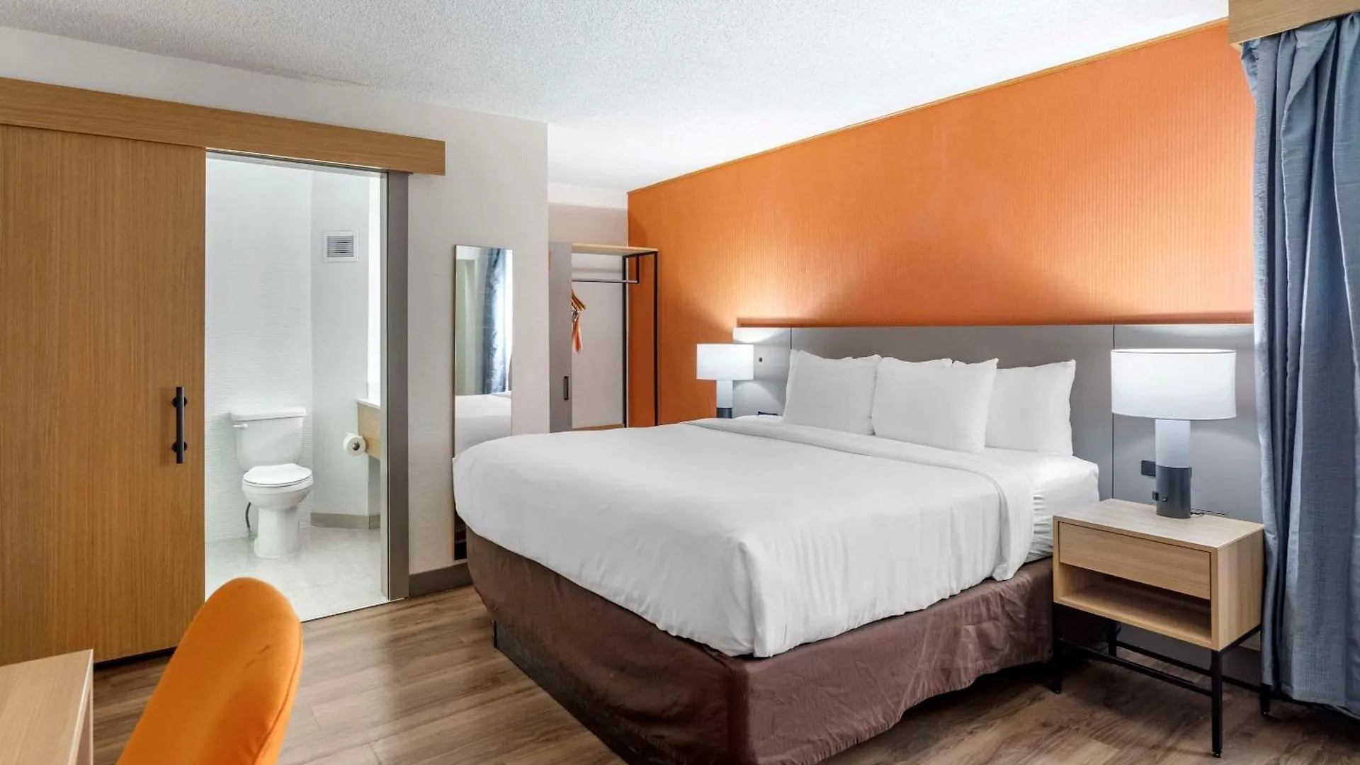Comfort Inn & Suites Nashville Downtown - Stadium Hotel