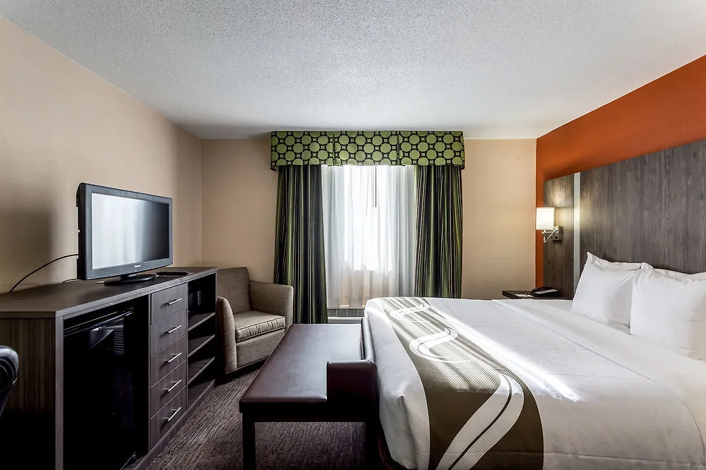 Comfort Inn & Suites Nashville Downtown - Stadium Hotel