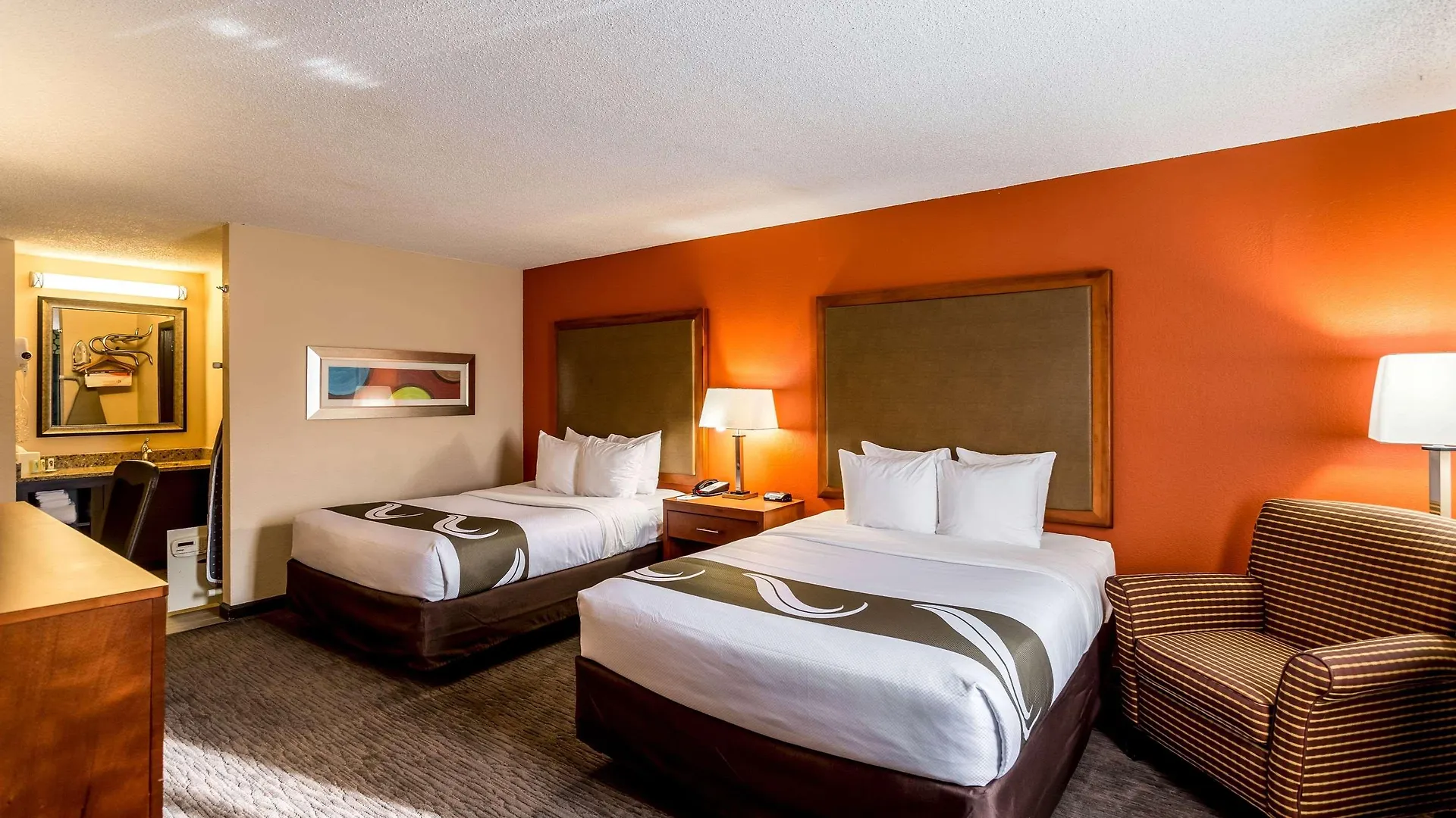 Comfort Inn & Suites Nashville Downtown - Stadium Hotel