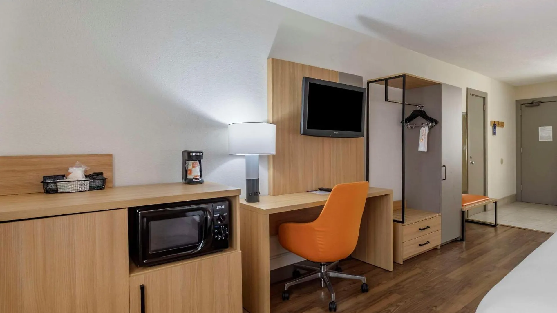 Comfort Inn & Suites Nashville Downtown - Stadium 2*,