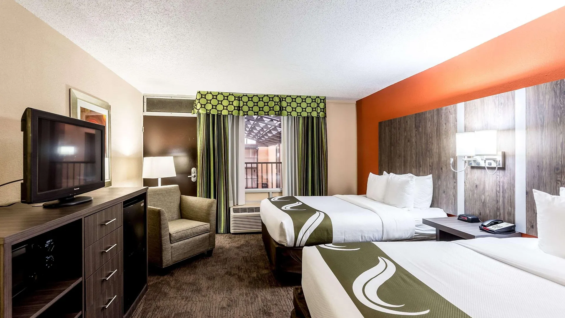 Comfort Inn & Suites Nashville Downtown - Stadium Hotel