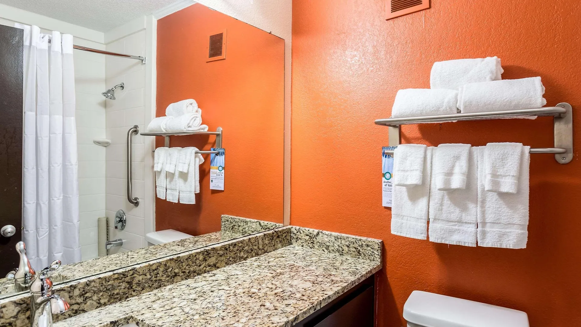 Comfort Inn & Suites Nashville Downtown - Stadium Hotel