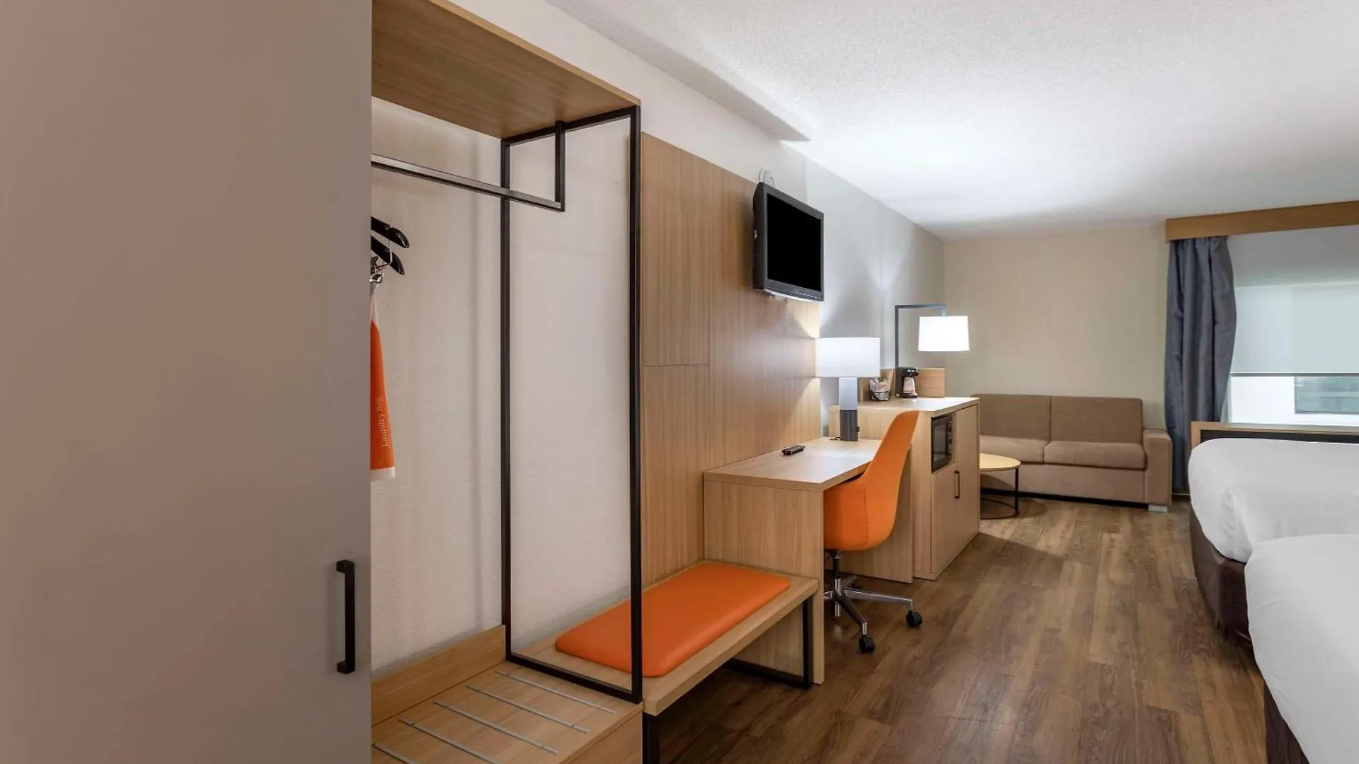 Comfort Inn & Suites Nashville Downtown - Stadium 2*,  United States
