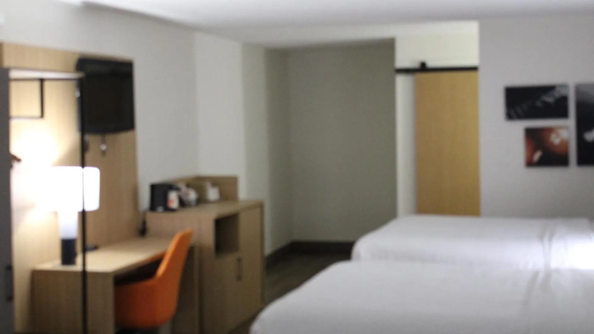 Comfort Inn & Suites Nashville Downtown - Stadium Hotel