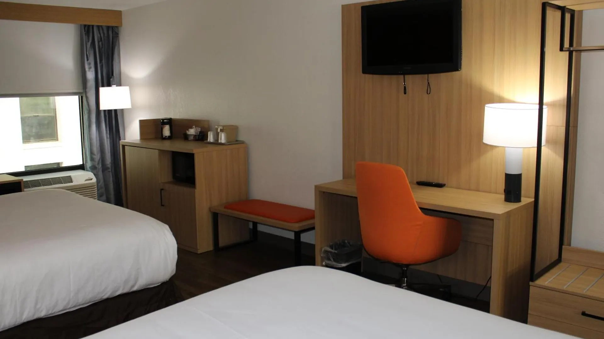 Comfort Inn & Suites Nashville Downtown - Stadium Hotel